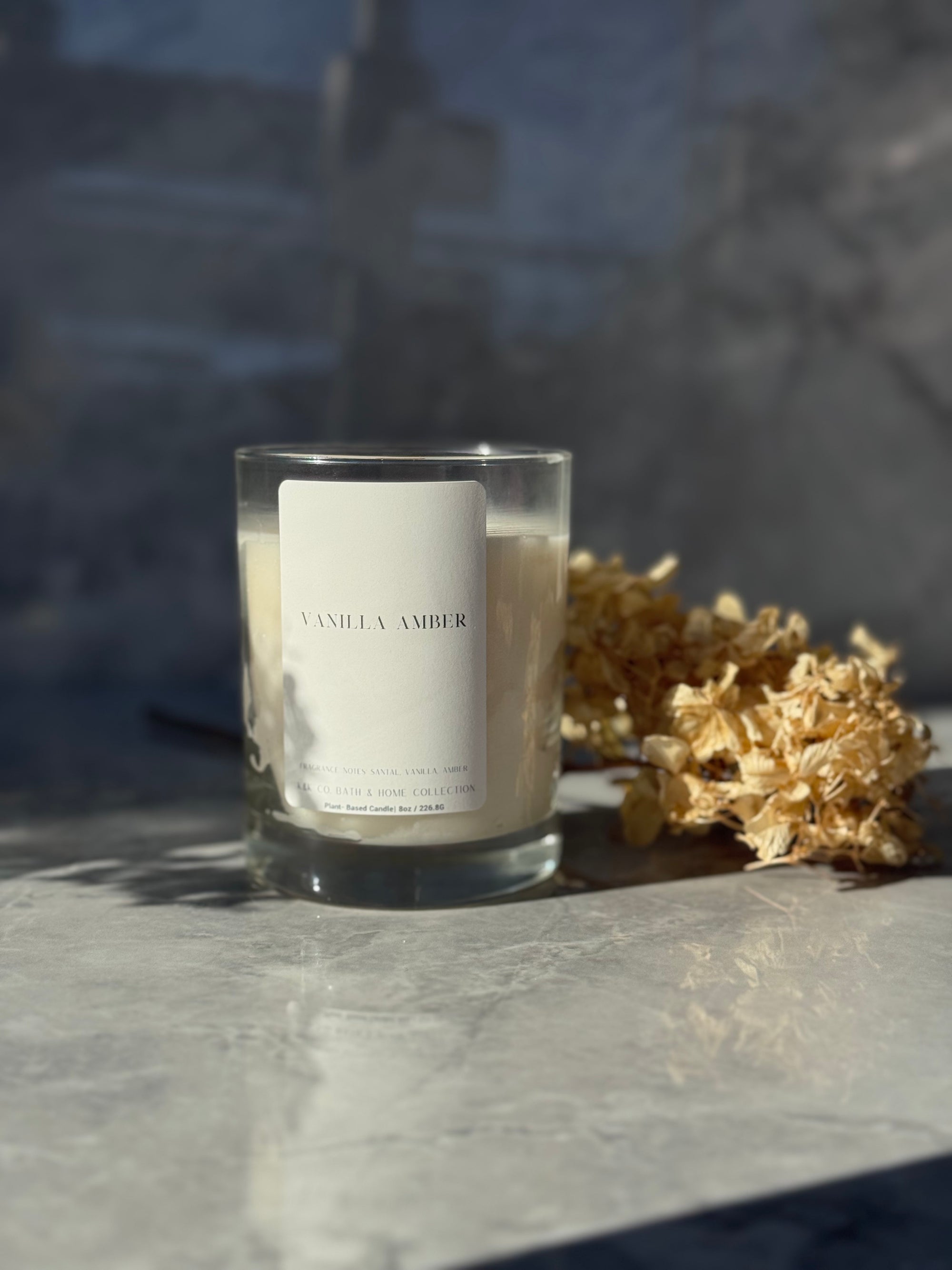 Vanilla Amber Candle | Vegan Hand-Poured Candle with Warm Amber & Creamy Vanilla – K&K Co.